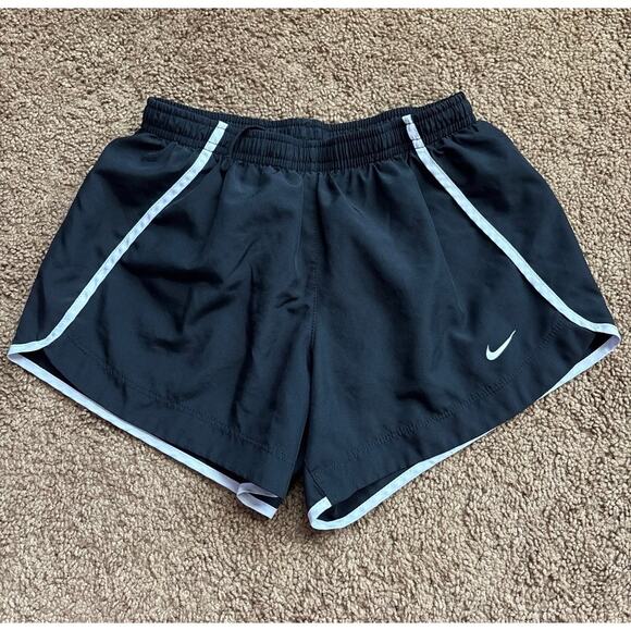 Nike Girls Athletic Outfit | Activewear Tank Top Dri Fit Shorts | 2 piece Set - Picture 7 of 11